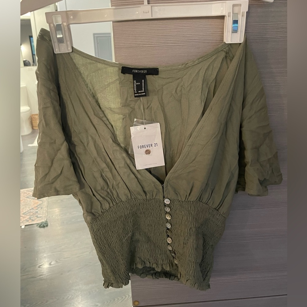 Green forever 21 flutter sleeve top